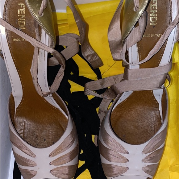 COPY - Fendi lace up shoes with two color strings - Picture 3 of 4